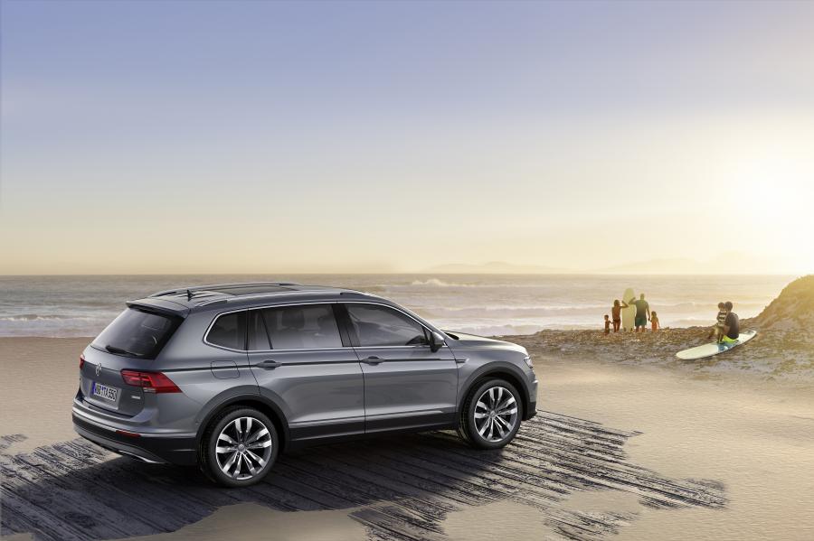  Volkswagen Tiguan Allspace 2017 года  (WW) (фото 4 из 55)
